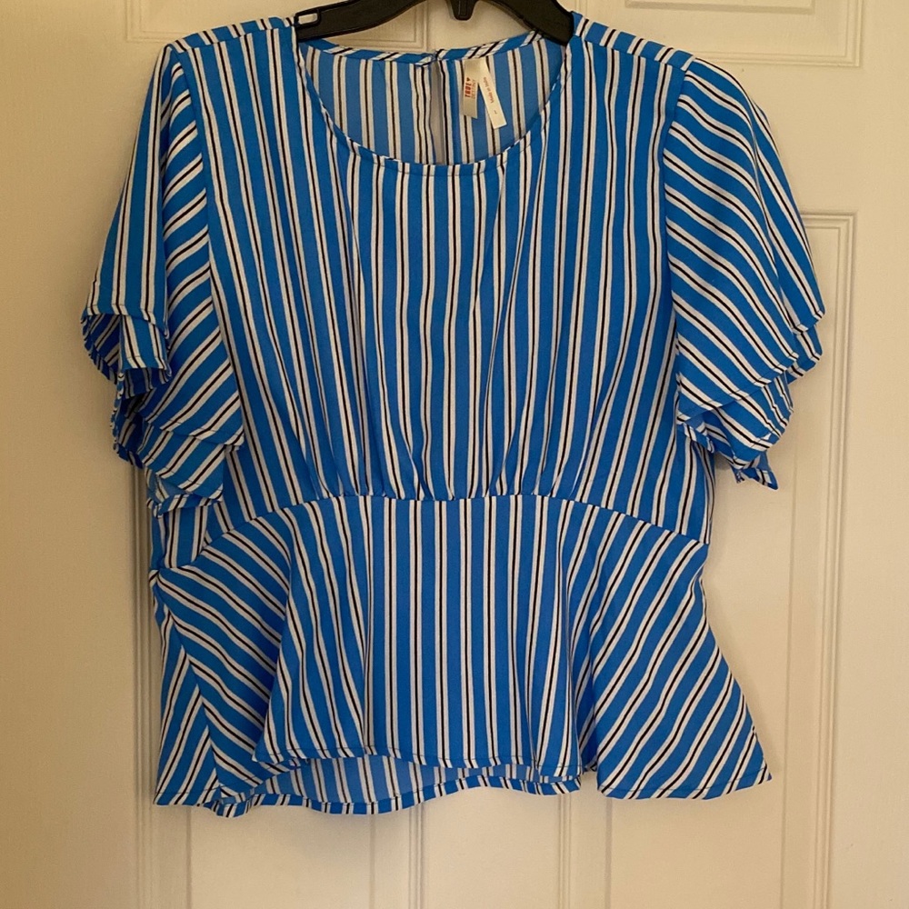 🛑 SOLD🛑High Low Peplum Top